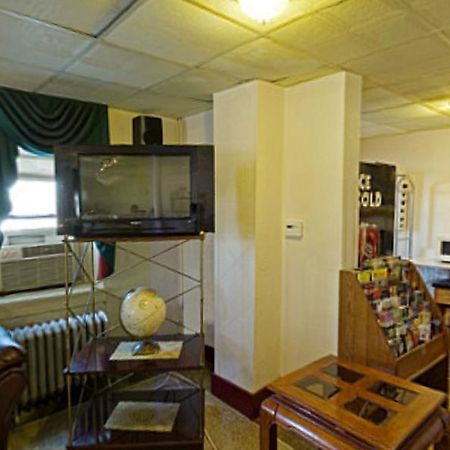 Americas Best Value Inn Dearborn Eksteriør bilde